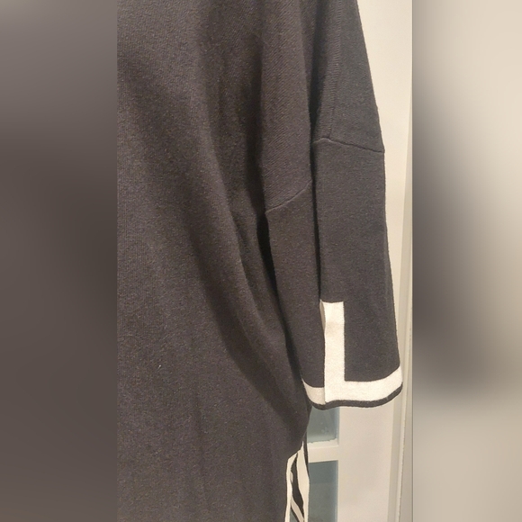 Elegant Black Women's Sweatshirt with White Trim - Picture 2 of 11